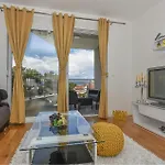 In With Wifi Apartment Makarska