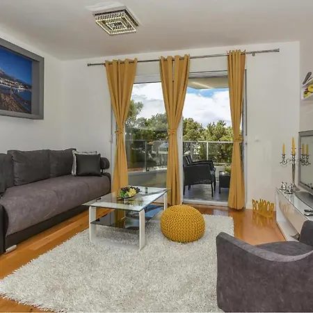 1 Bedroom Beautiful In Apartman