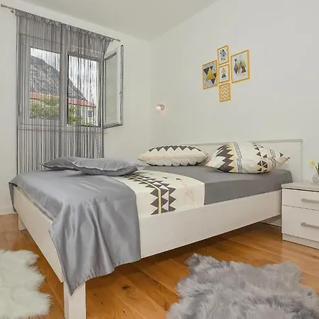 1 Bedroom Beautiful In