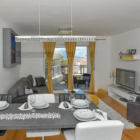 1 Bedroom Beautiful In Makarska