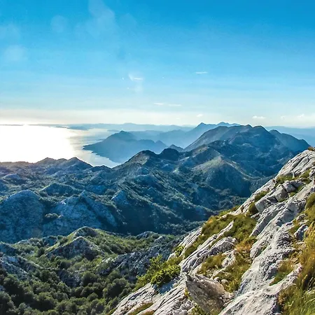 Appartamento 1 Bedroom Beautiful In Makarska