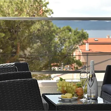 Appartement 1 Bedroom Beautiful In *